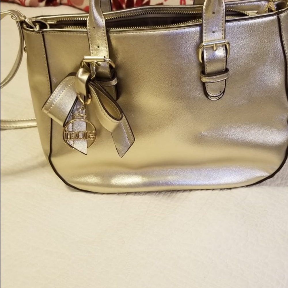 Metallic Gold Purse - Picture 6 of 8
